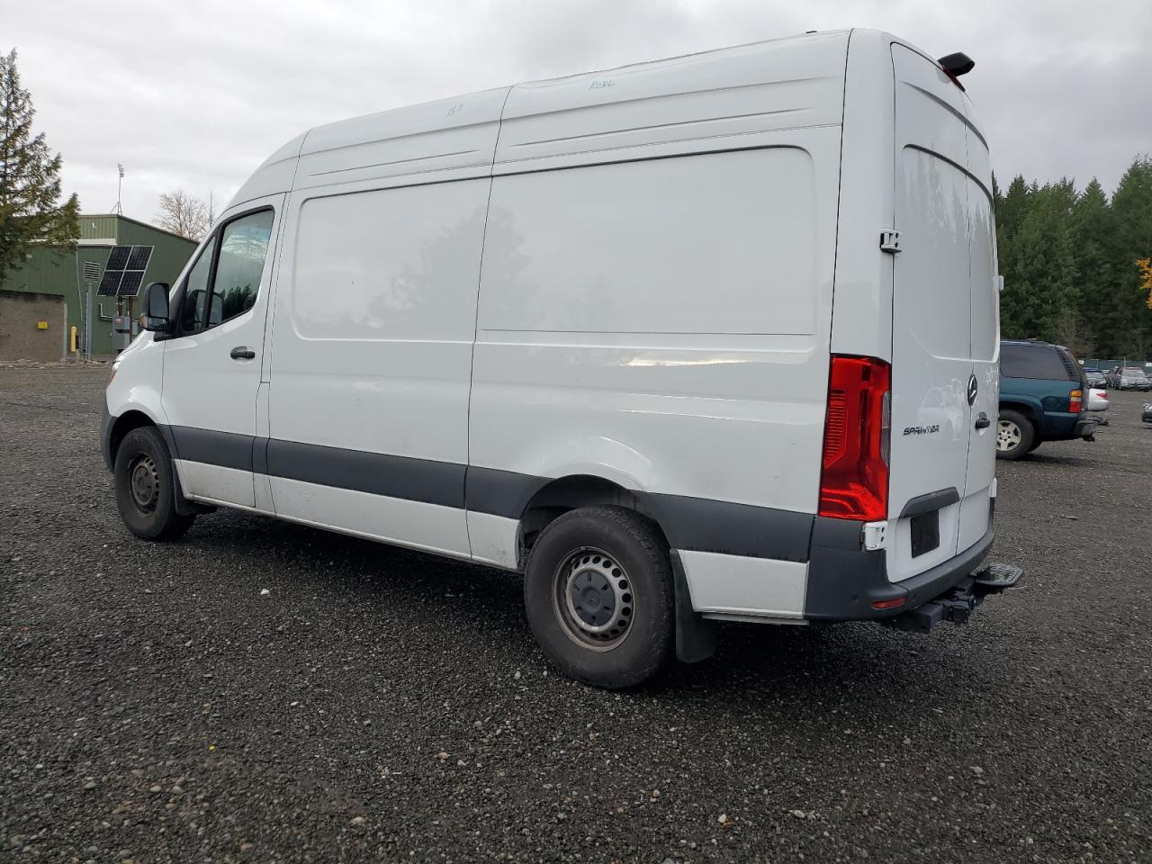 MERCEDES-BENZ SPRINTER 2500