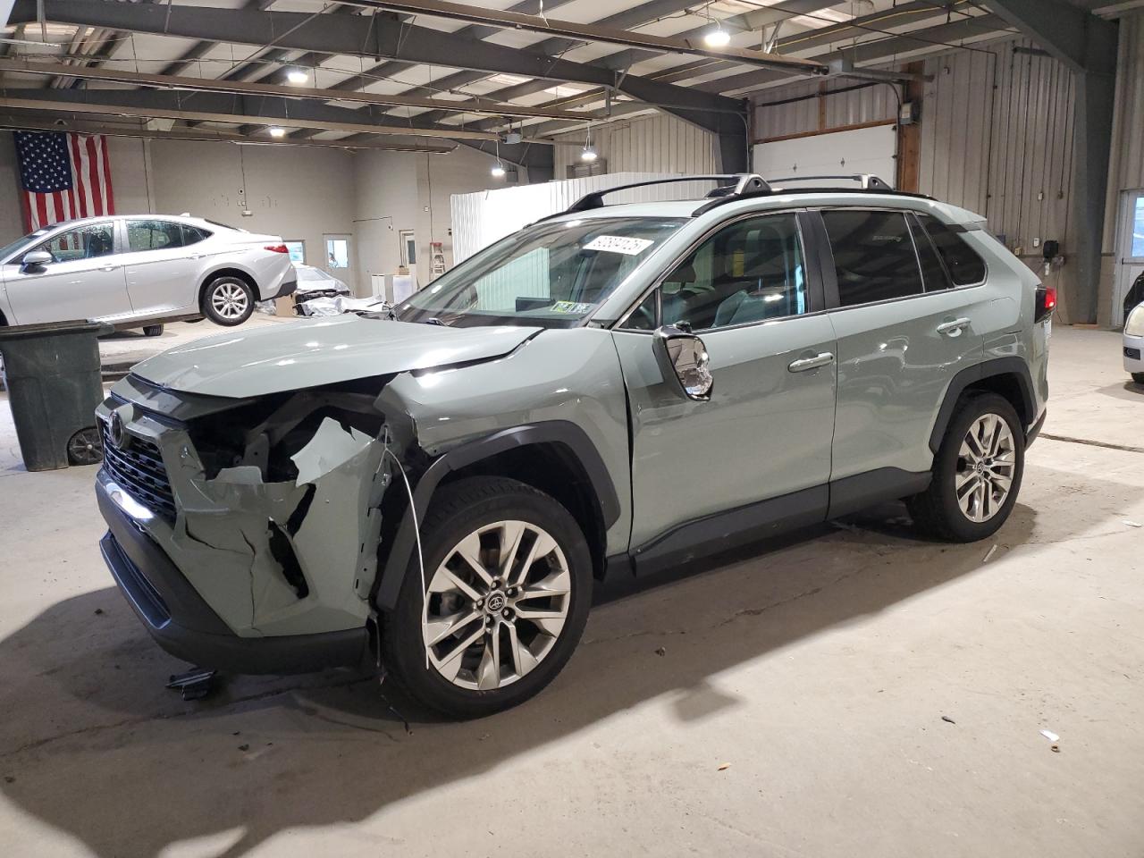 TOYOTA RAV4 XLE PREMIUM