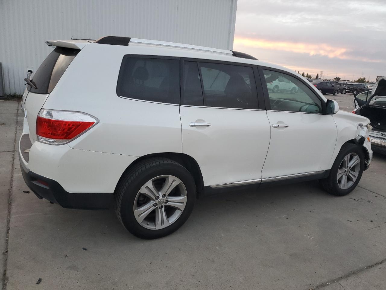 TOYOTA HIGHLANDER LIMITED