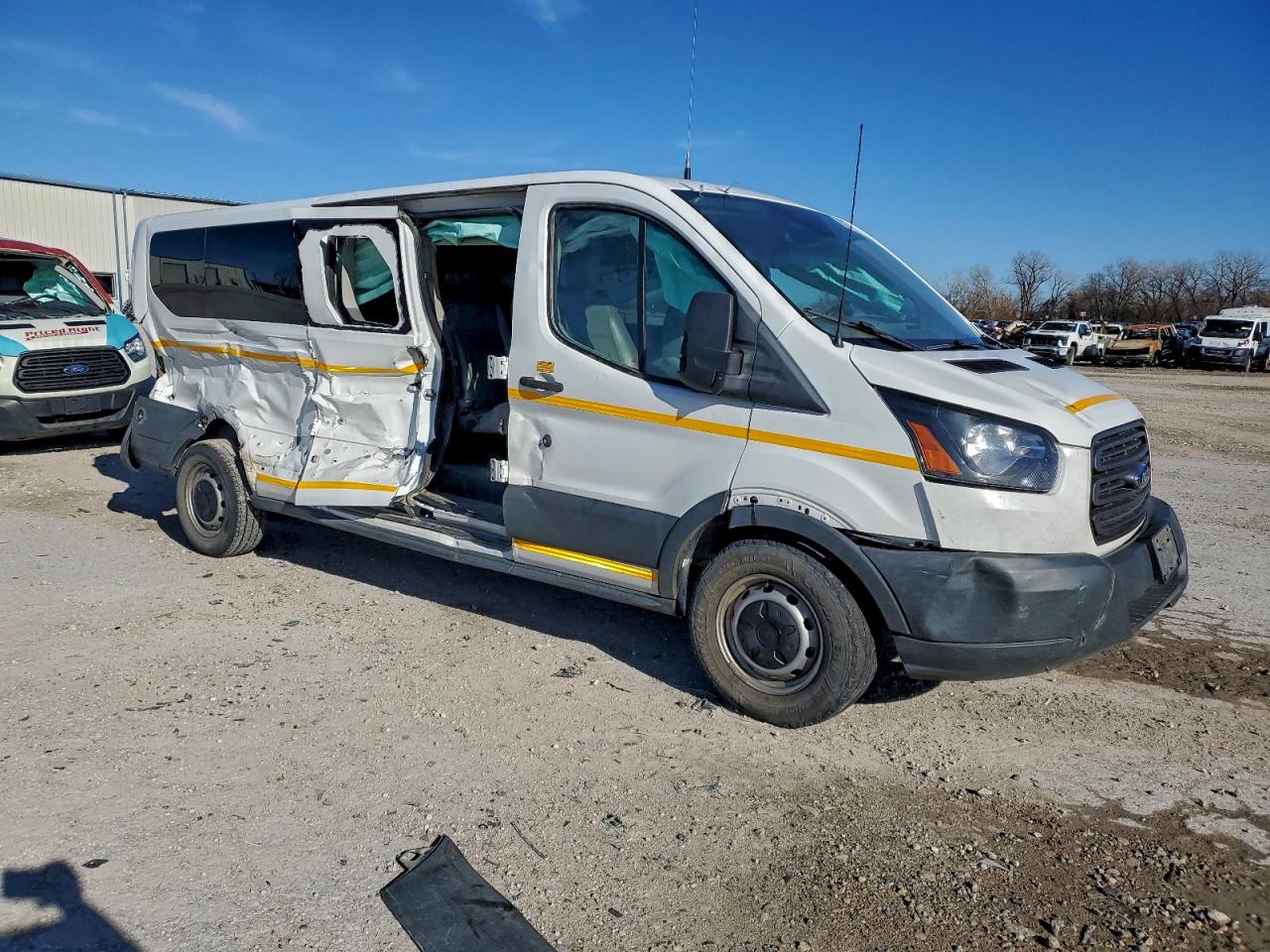 Lot #3312556814 2018 FORD TRANSIT T-