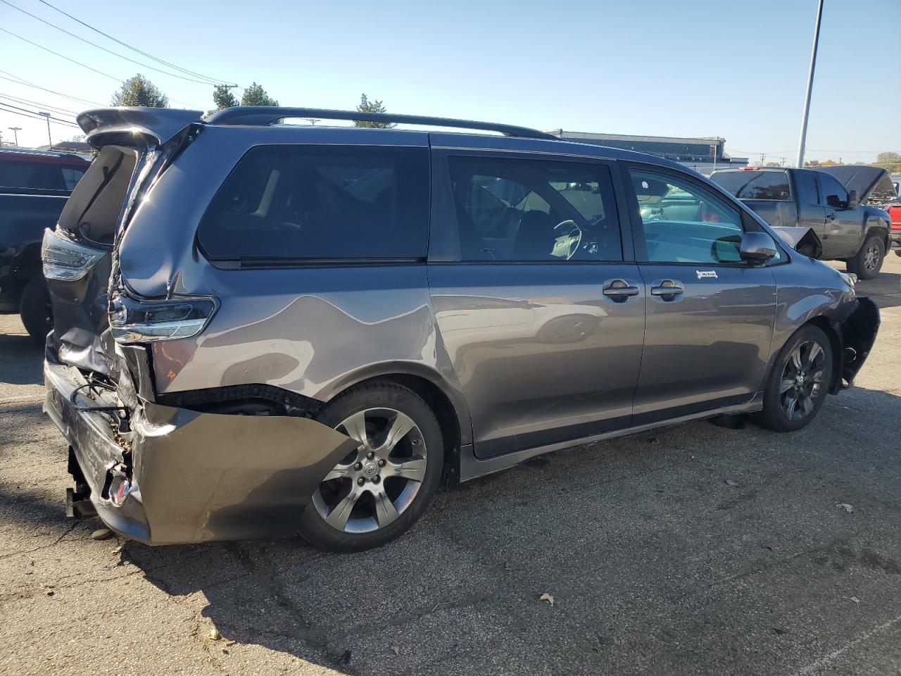 TOYOTA SIENNA SPORT