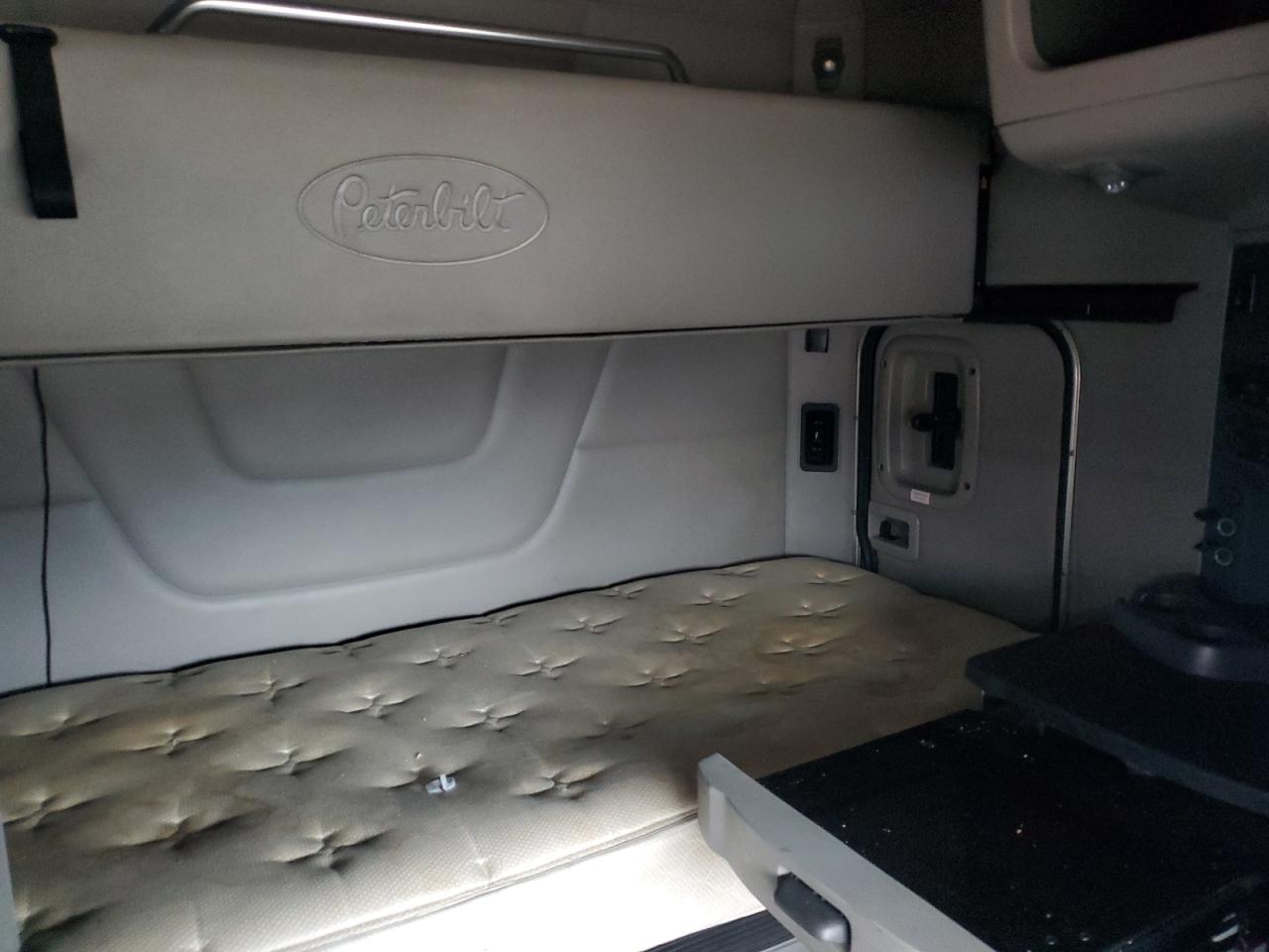 Lot #3283942847 2018 PETERBILT 579
