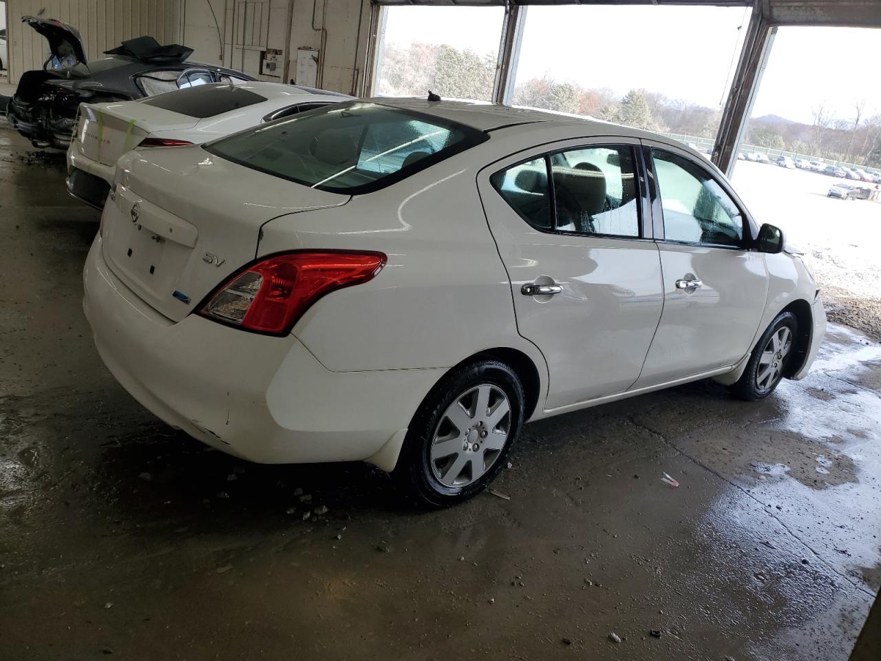 NISSAN VERSA S