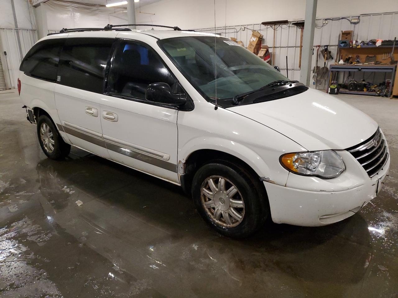 Lot #3287622034 2006 CHRYSLER TOWN & COU