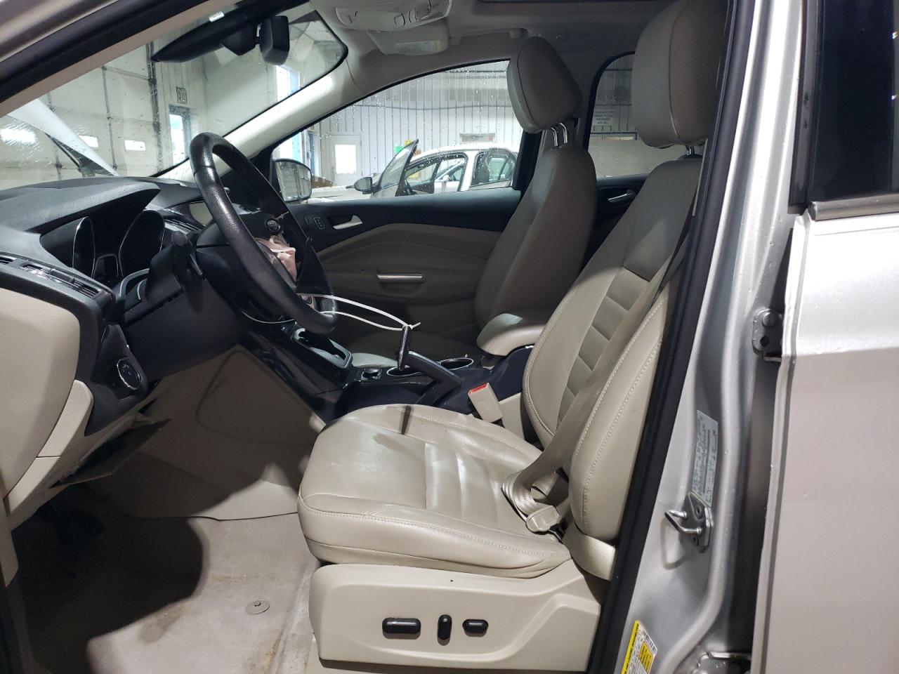 FORD ESCAPE TITANIUM