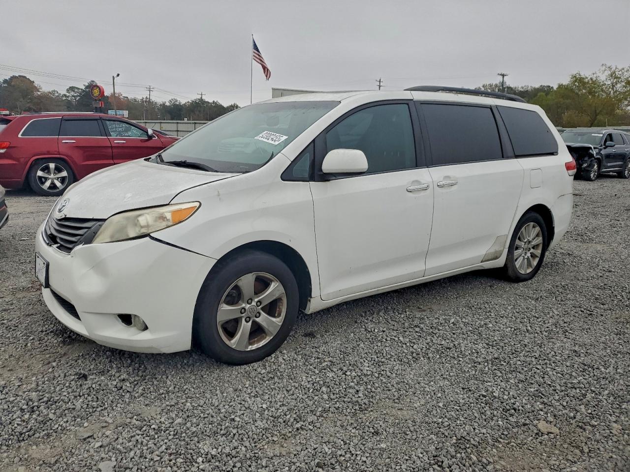 TOYOTA SIENNA XLE