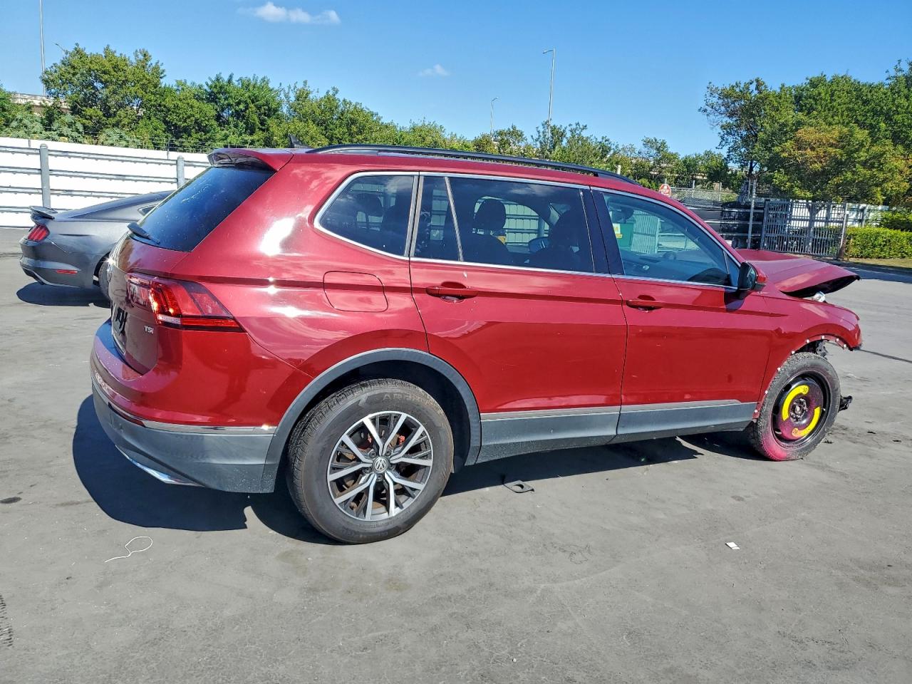 VOLKSWAGEN TIGUAN SE