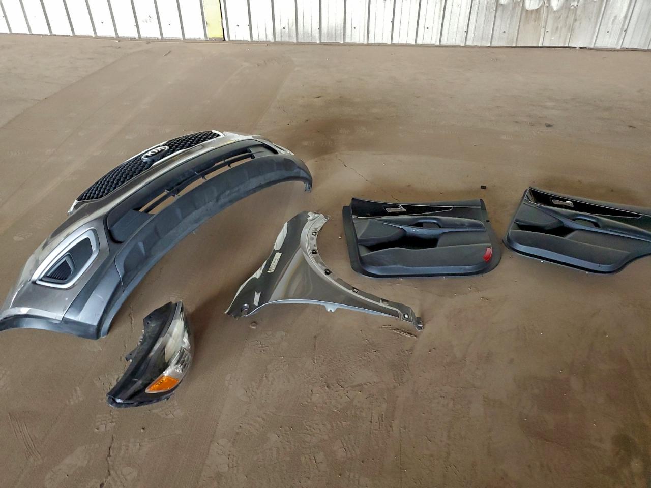 Lot #3308233177 2018 KIA SORENTO LX