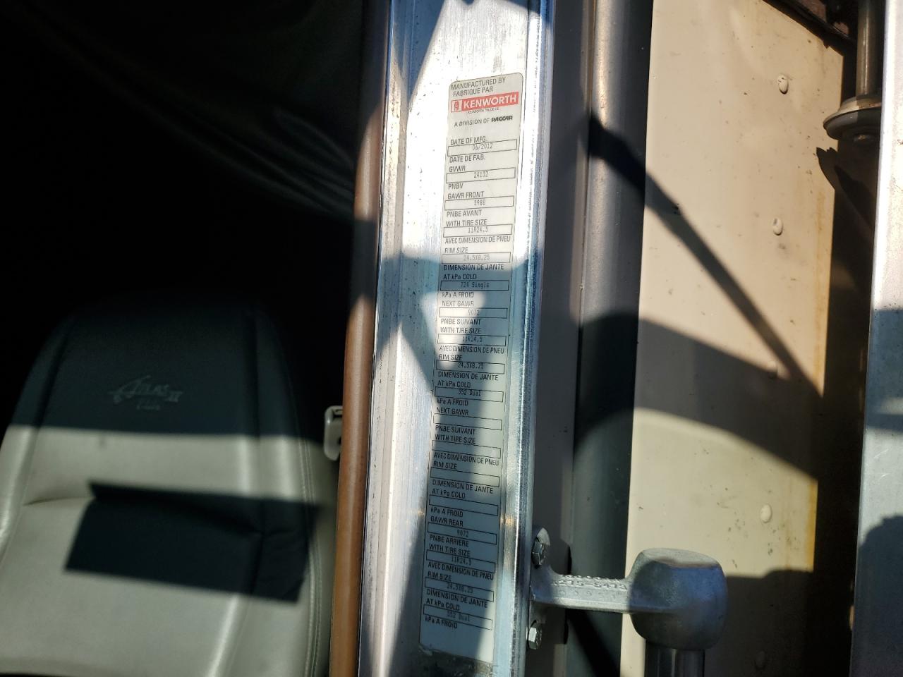 Lot #3291200020 2013 KENWORTH CONSTRUCTI