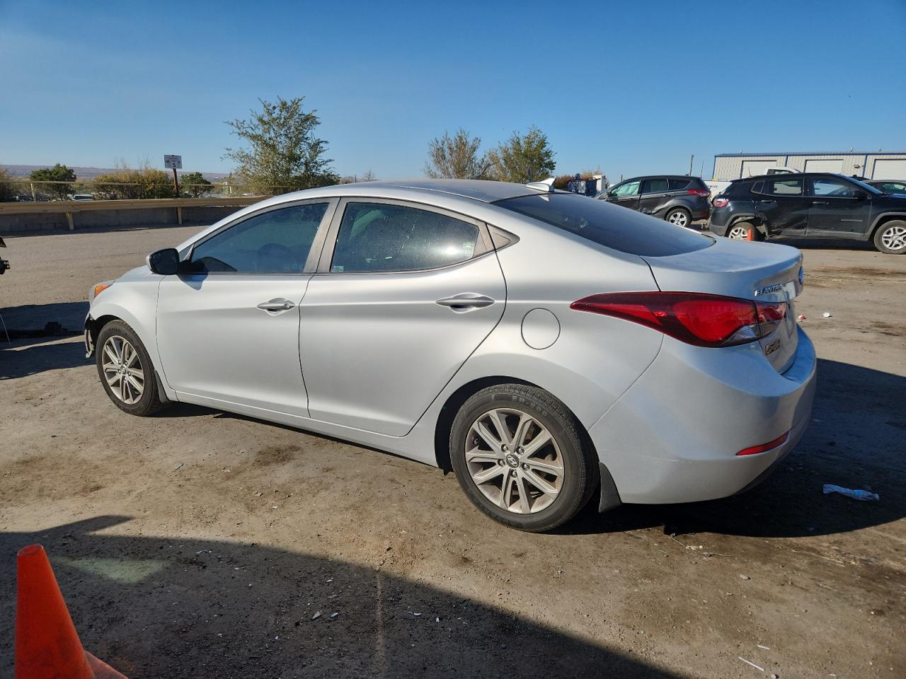 HYUNDAI ELANTRA SE