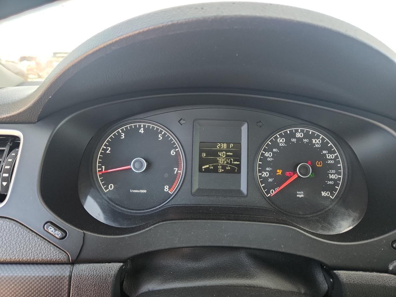 VOLKSWAGEN JETTA BASE