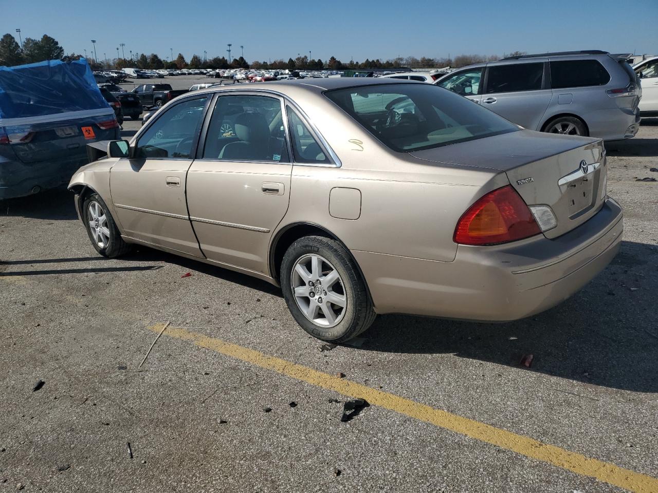 Lot #3301741349 2000 TOYOTA AVALON XL