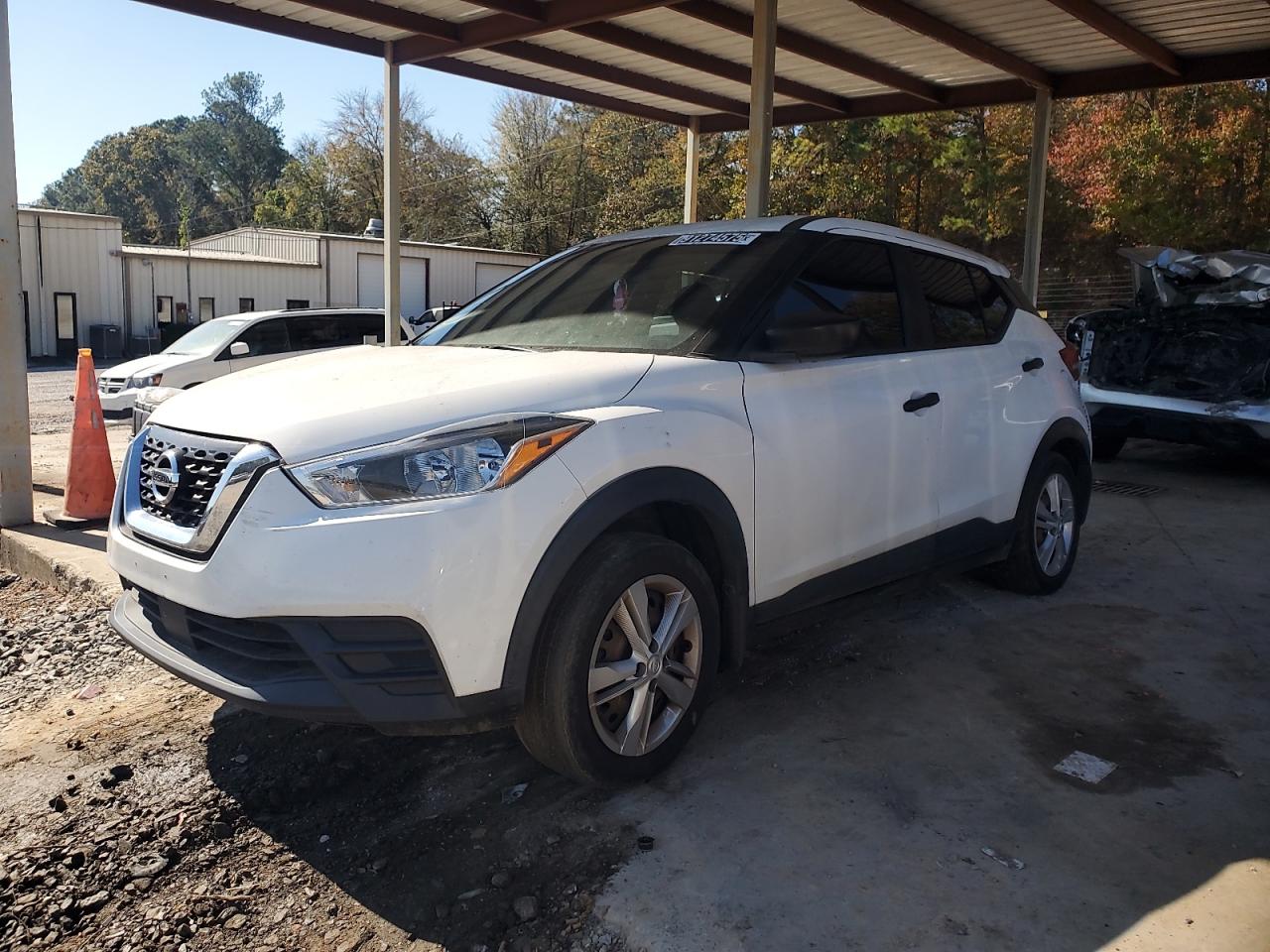 NISSAN KICKS S