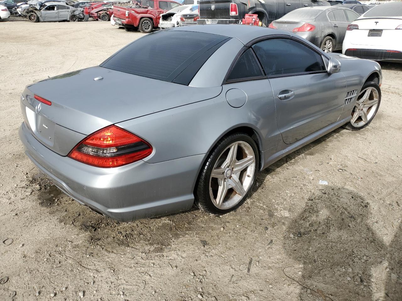 MERCEDES-BENZ SL-CLASS 550