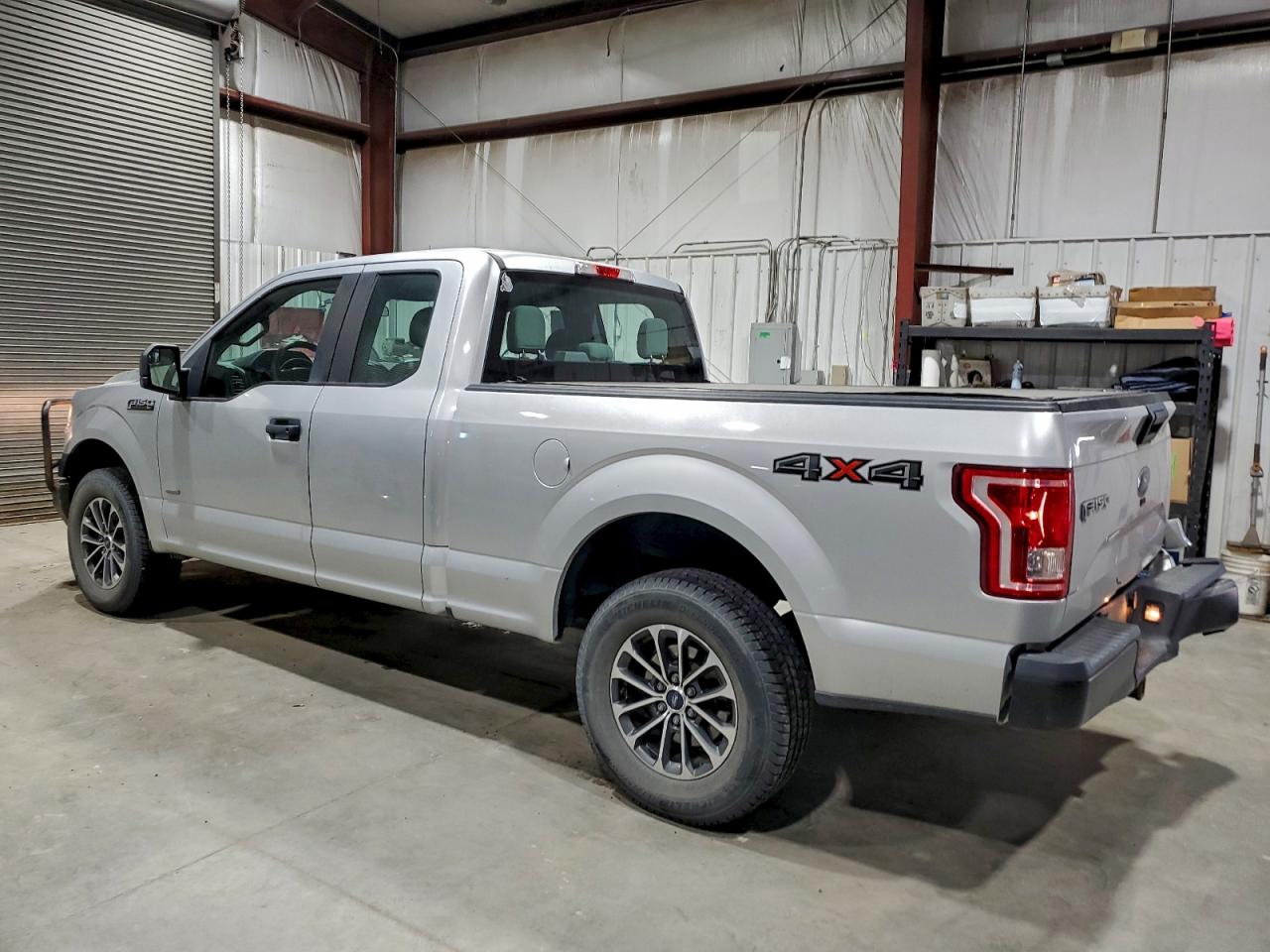 FORD F-150 SUPER CAB