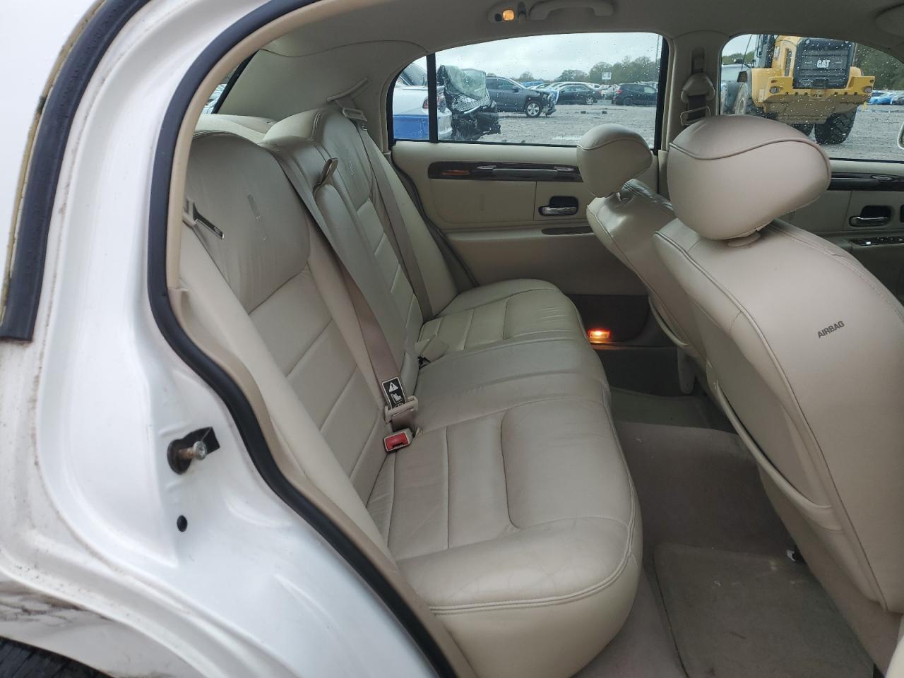 Lot #3284029846 2002 LINCOLN TOWN CAR S