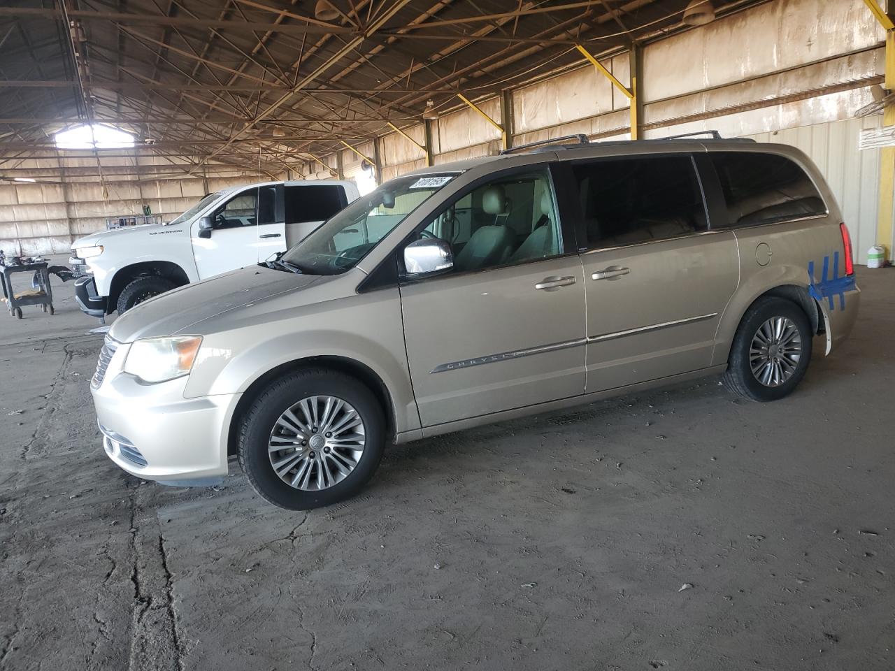 CHRYSLER TOWN & COUNTRY TOURING L