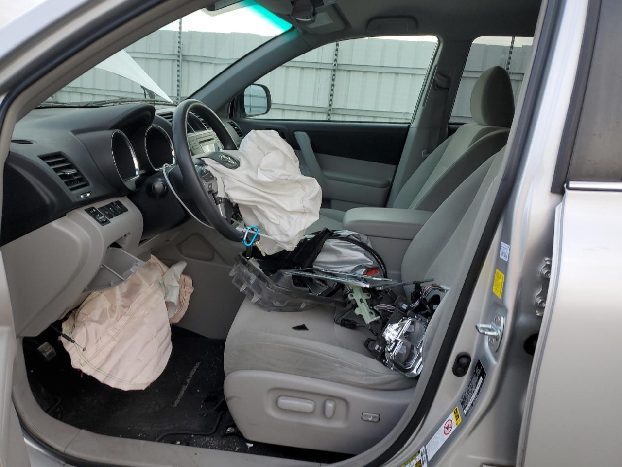 TOYOTA HIGHLANDER BASE