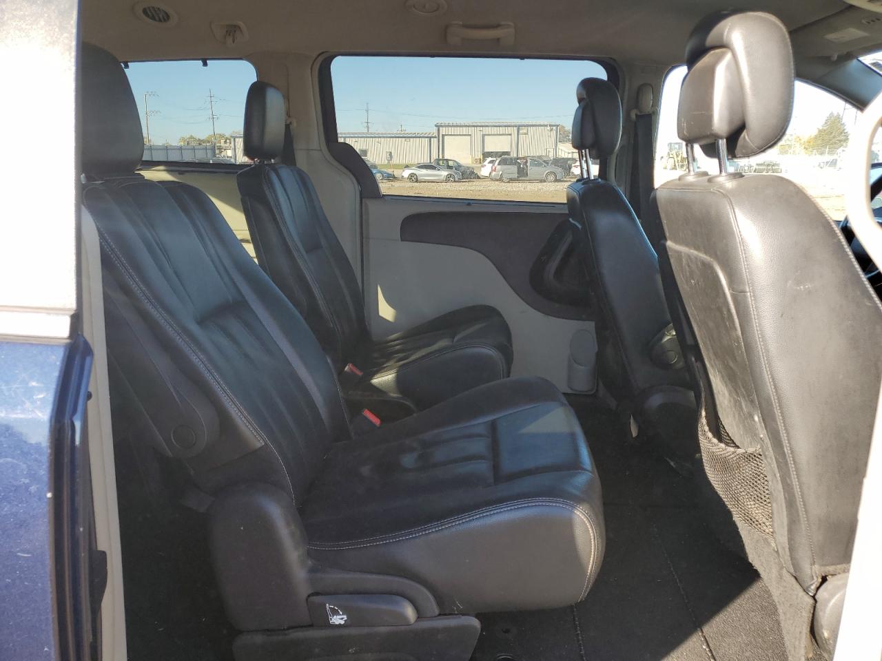 CHRYSLER TOWN & COUNTRY TOURING L