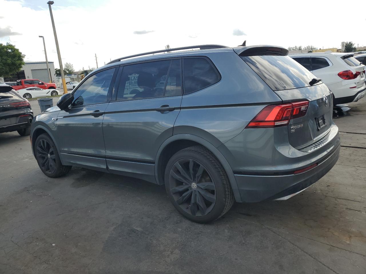 VOLKSWAGEN TIGUAN SE