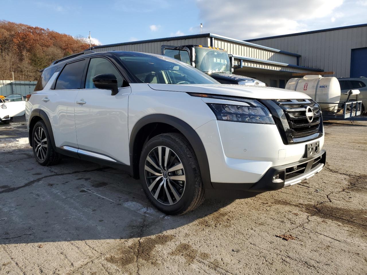 NISSAN PATHFINDER PLATINUM