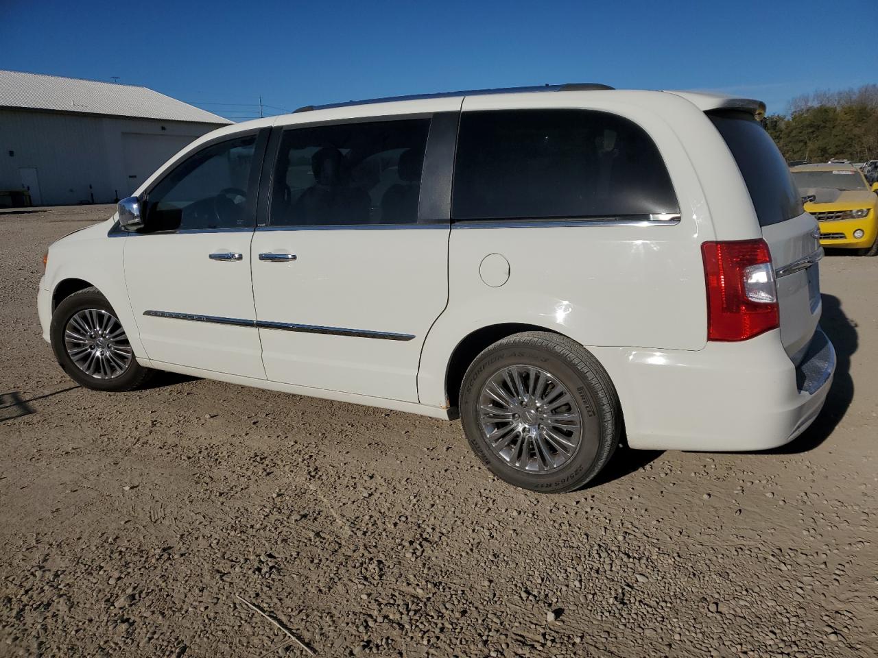 CHRYSLER TOWN & COUNTRY LIMITED