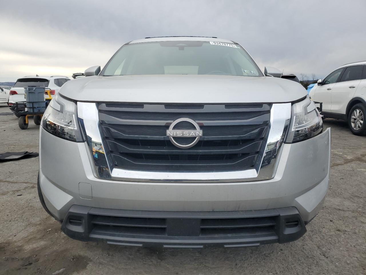 NISSAN PATHFINDER SV