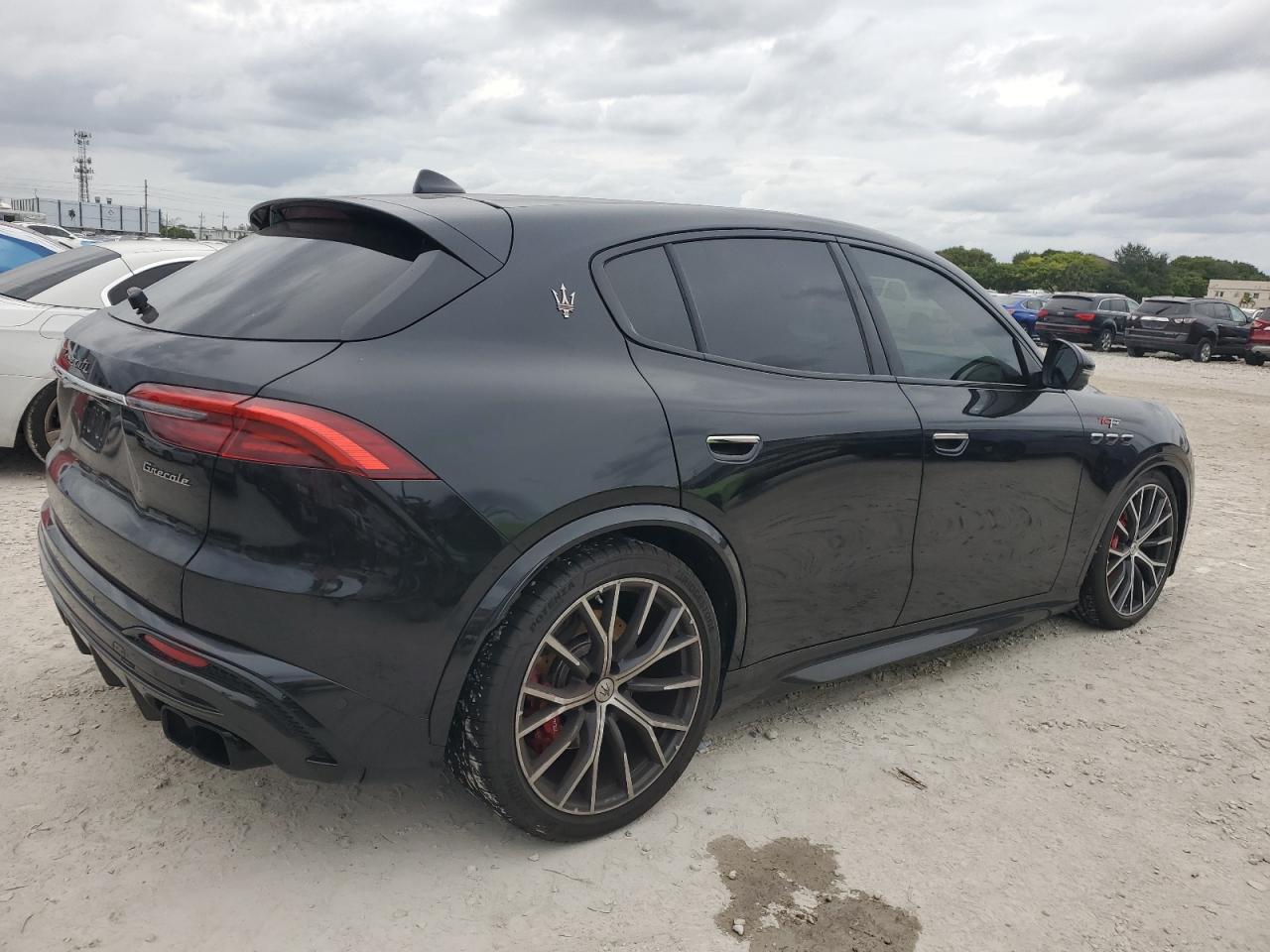 MASERATI GRECALE TROFEO