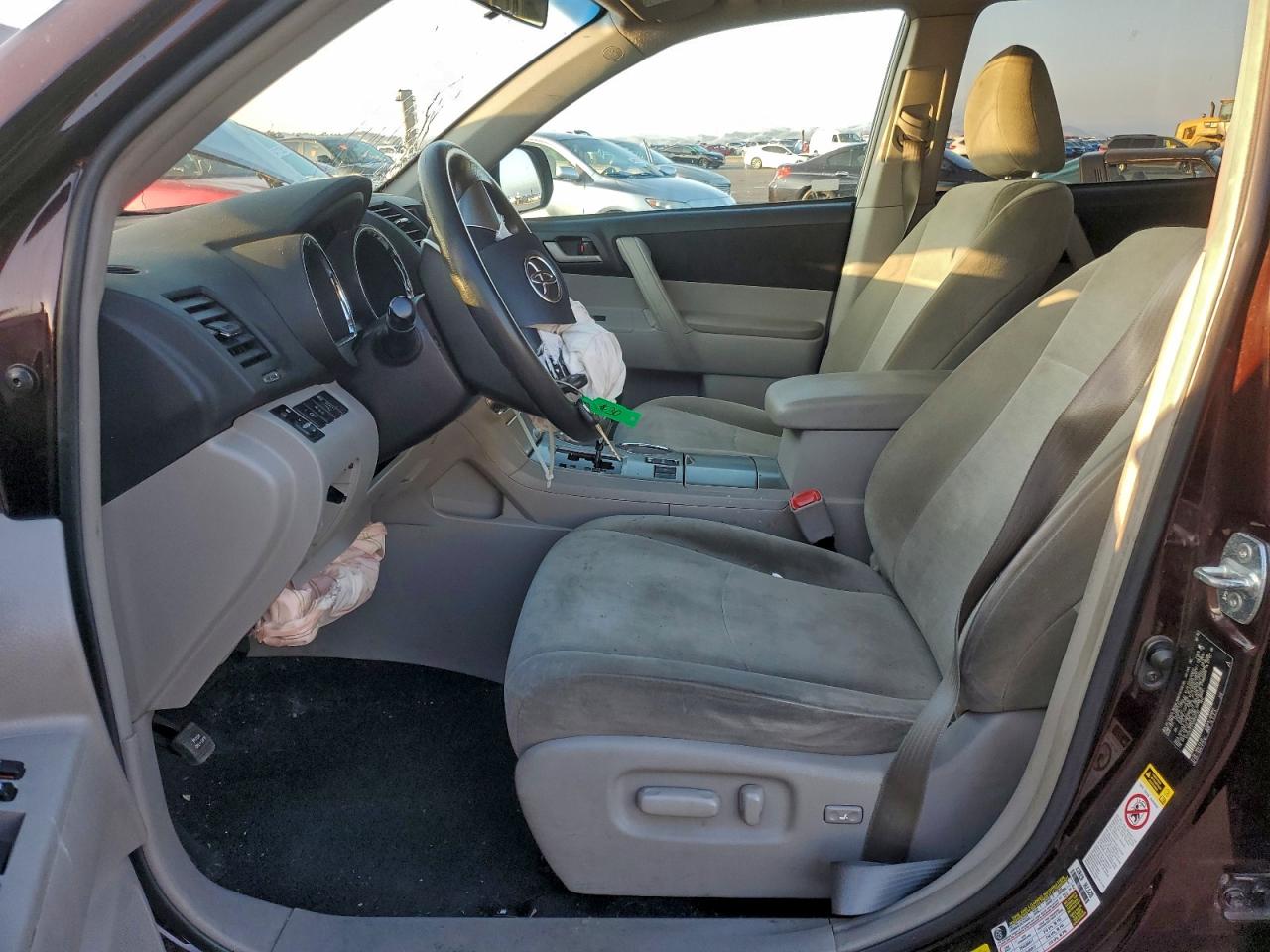 TOYOTA HIGHLANDER BASE