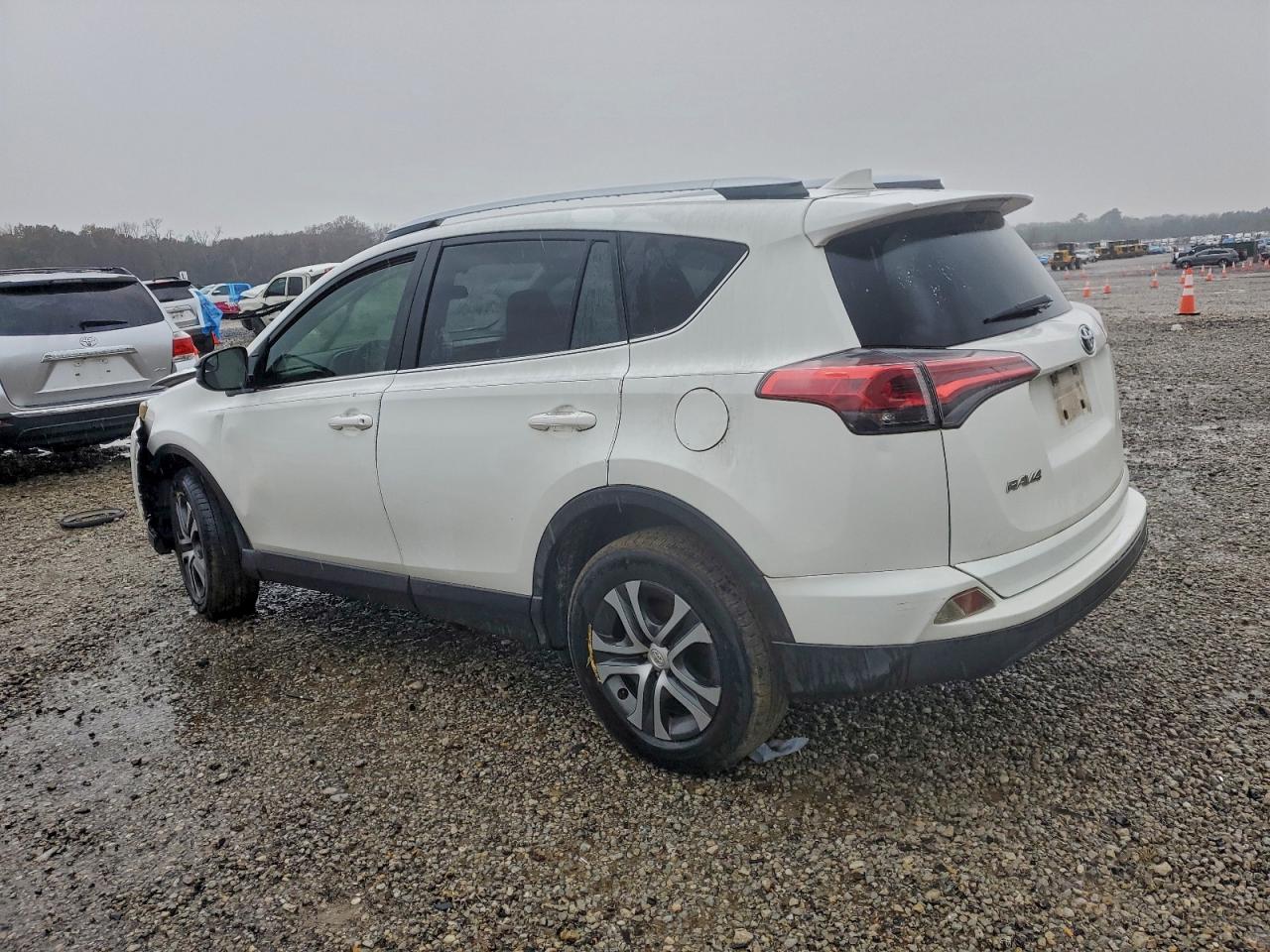 TOYOTA RAV4 LE