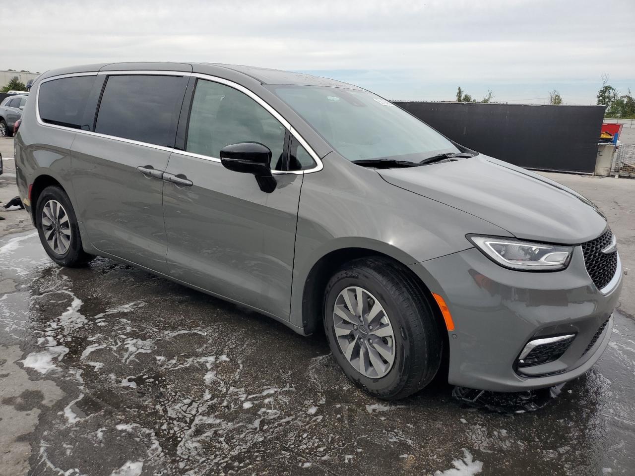 CHRYSLER PACIFICA HYBRID SELECT