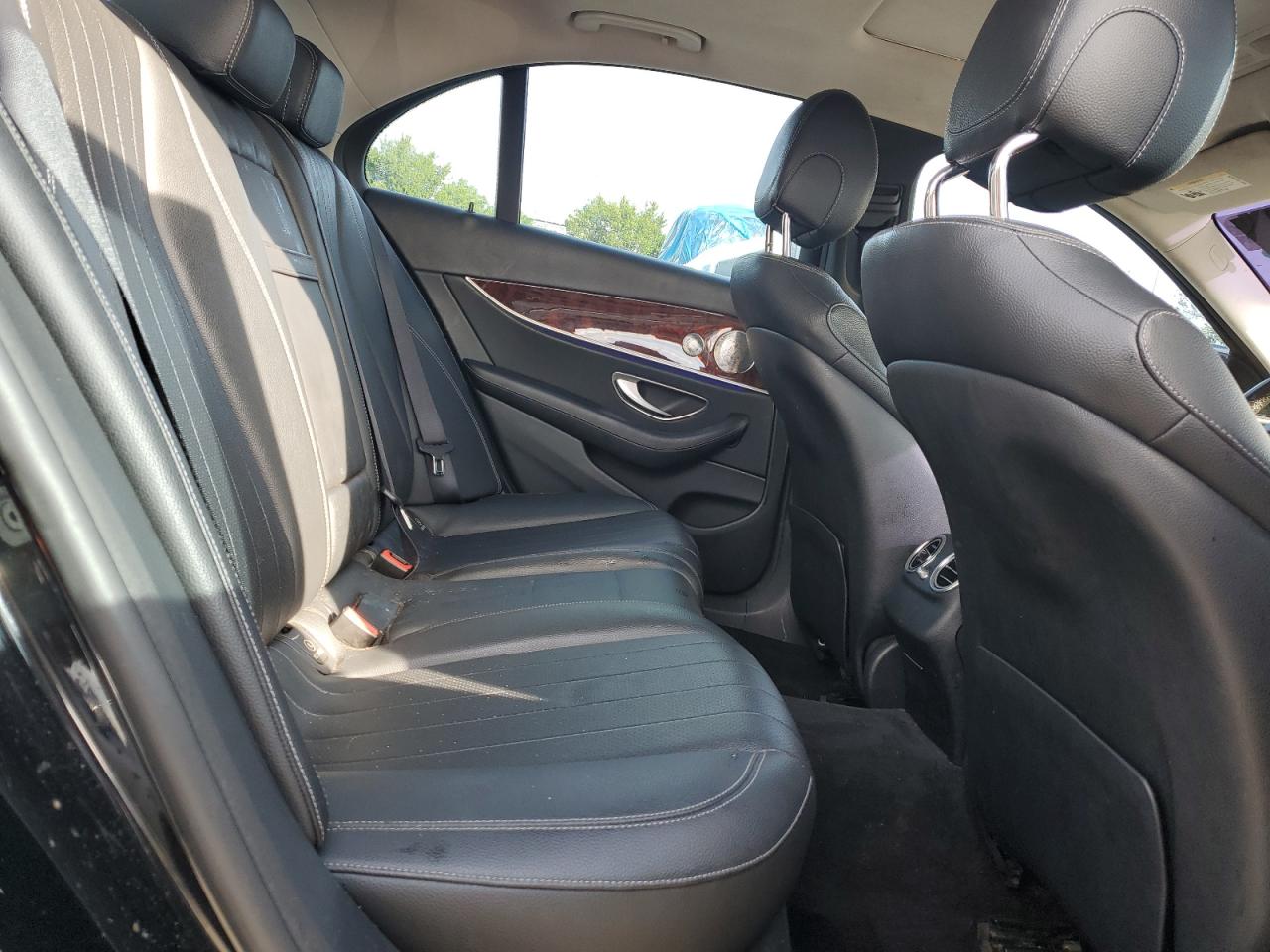 MERCEDES-BENZ E-CLASS 300