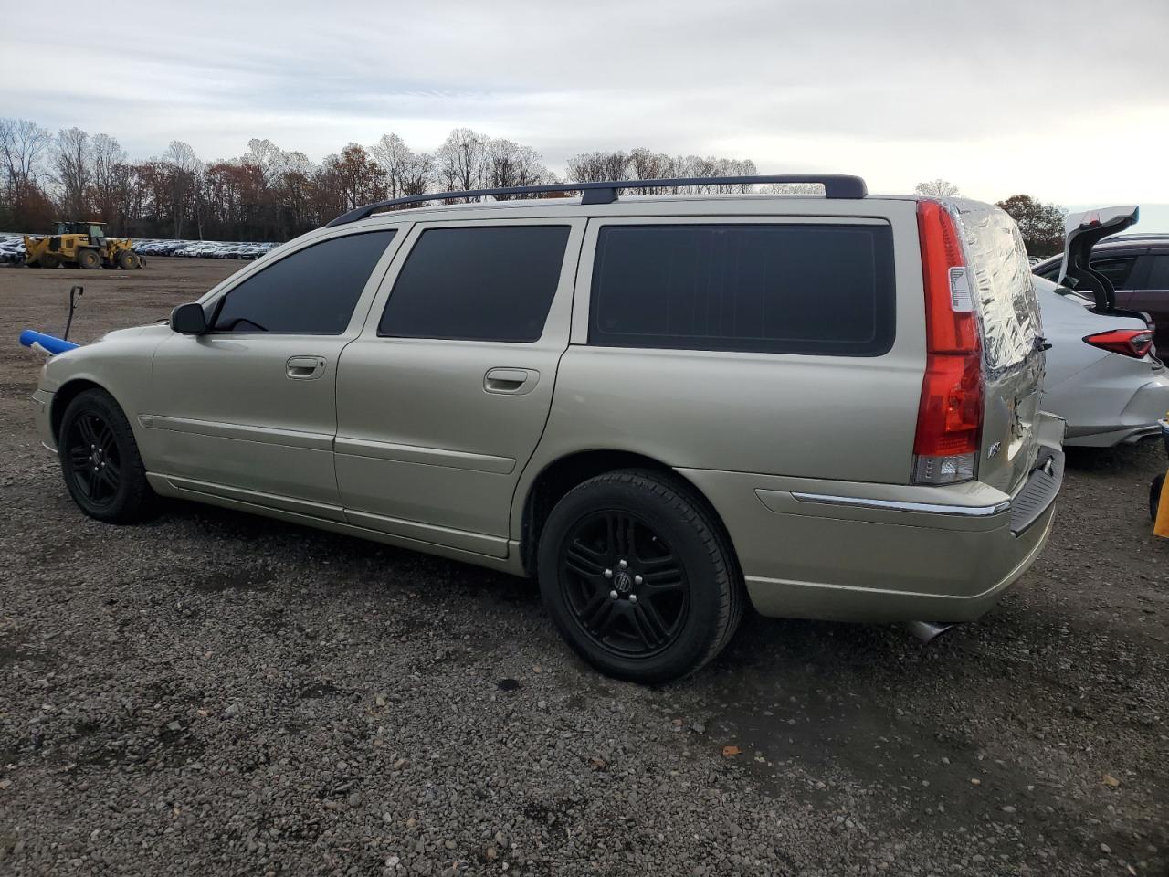 Lot #3285705661 2006 VOLVO V70 2.5T