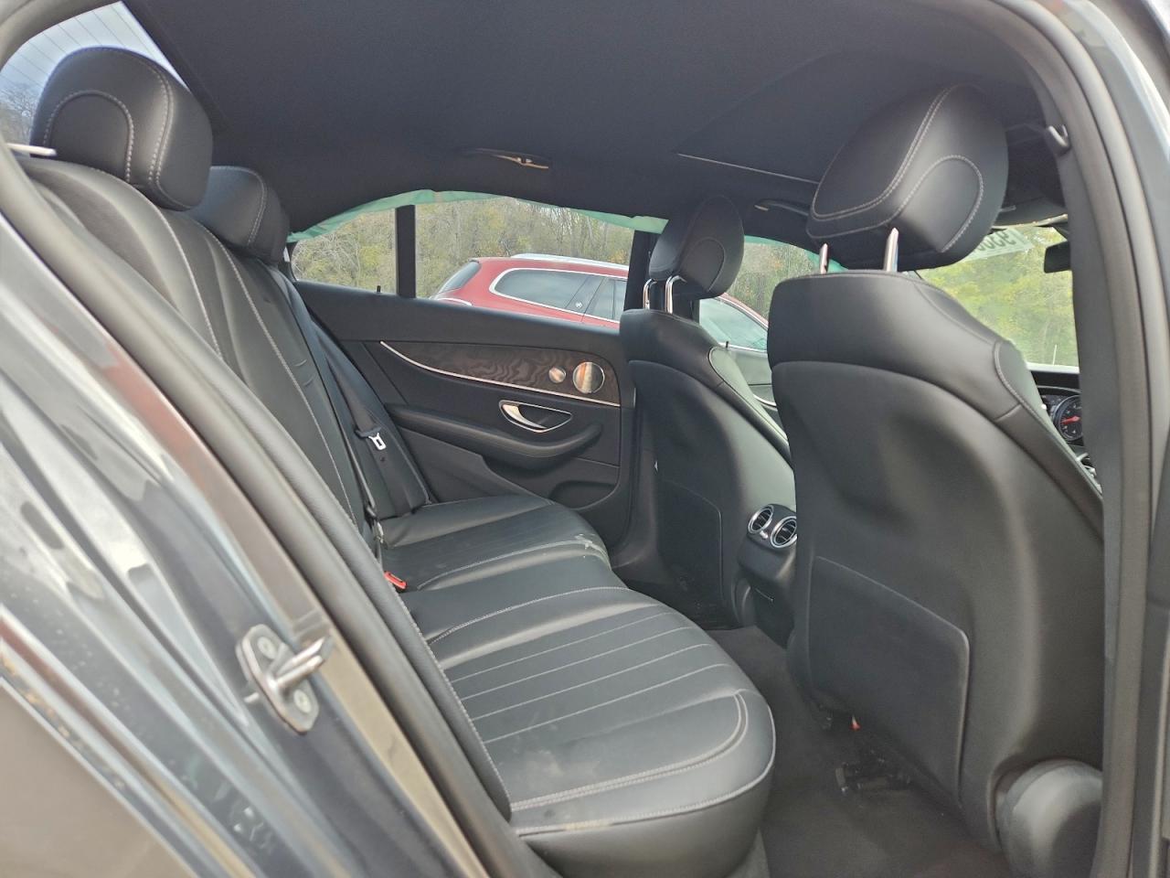 MERCEDES-BENZ E-CLASS 300