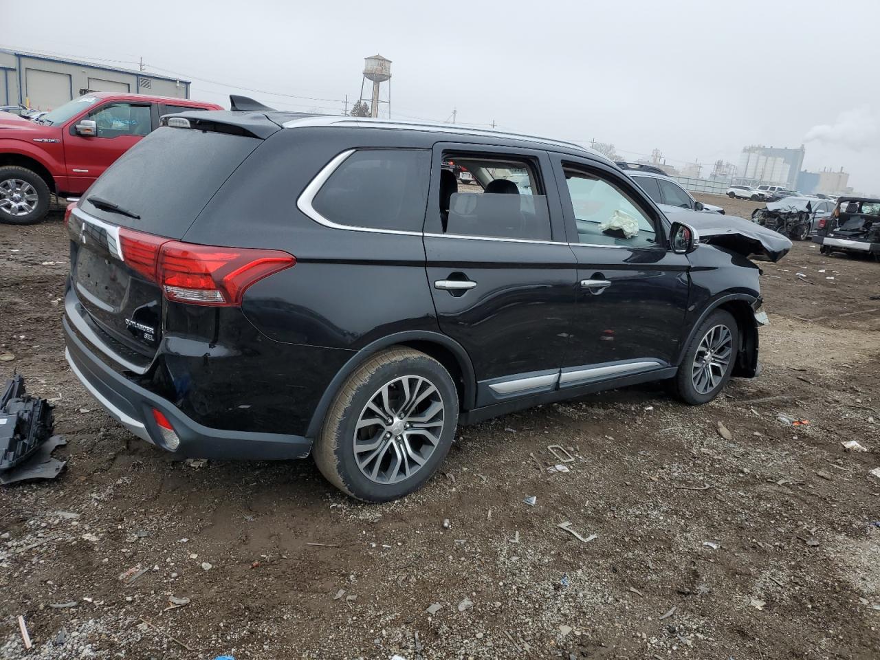 MITSUBISHI OUTLANDER SE