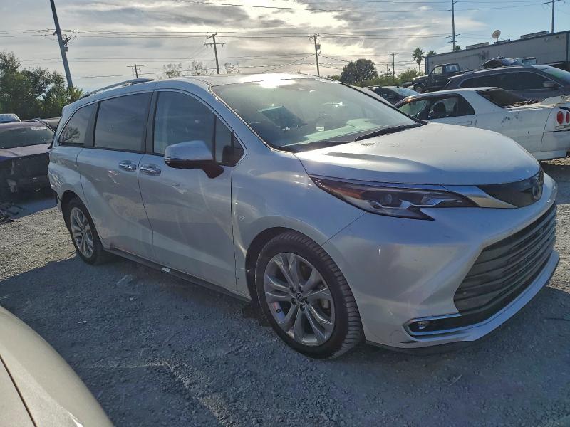 2022 TOYOTA SIENNA LIM #3301751415