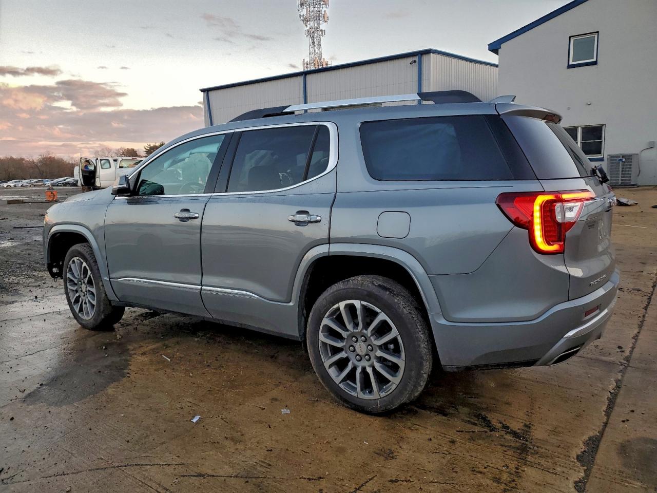 GMC ACADIA DENALI
