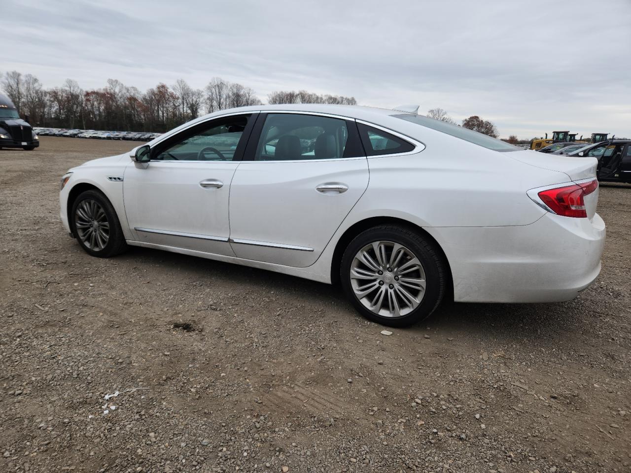 BUICK LACROSSE ESSENCE