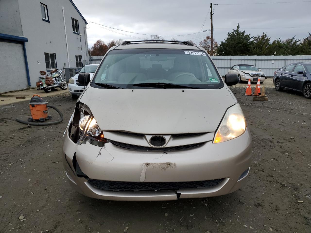 Lot #3290276273 2010 TOYOTA SIENNA CE