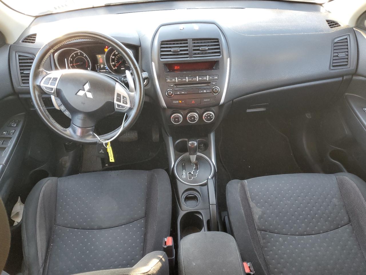 MITSUBISHI OUTLANDER SE