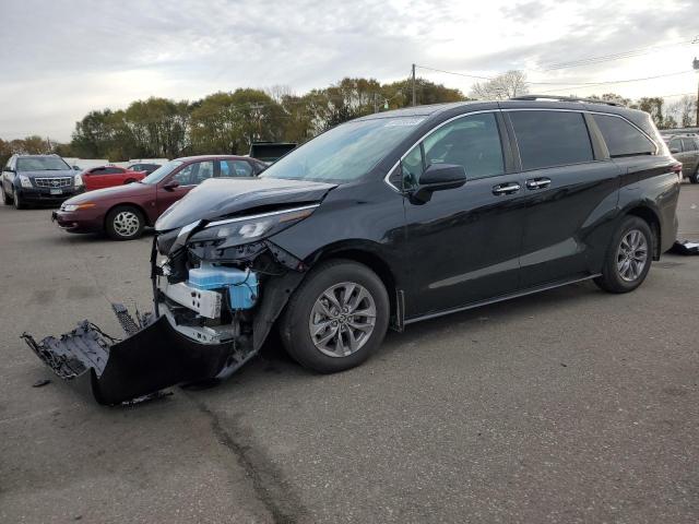 Global Auto Auctions: 2025 TOYOTA SIENNA XLE