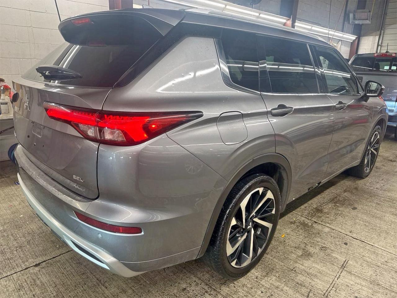 MITSUBISHI OUTLANDER SEL