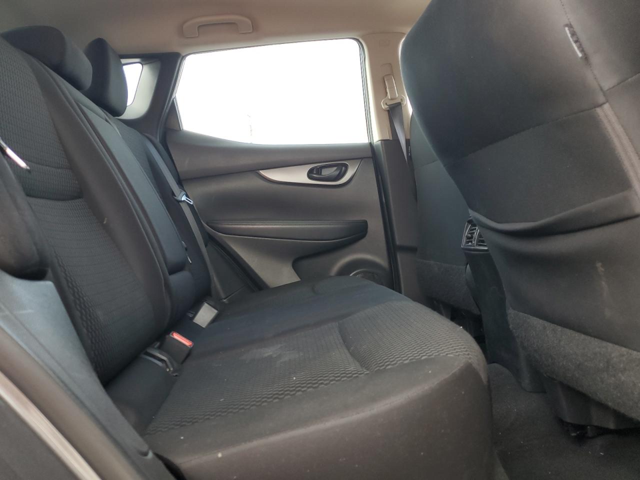 NISSAN ROGUE SPORT S