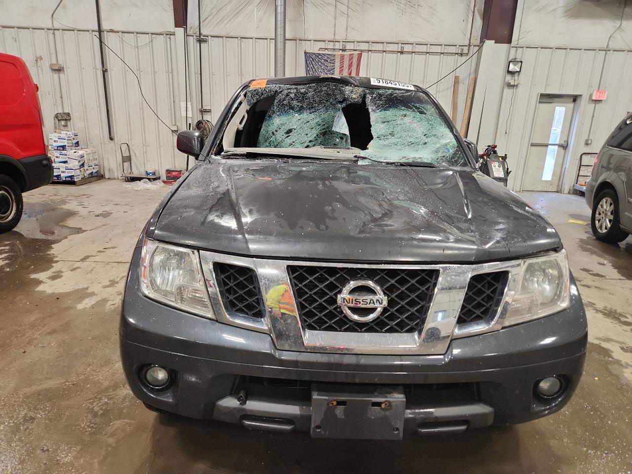 NISSAN FRONTIER S