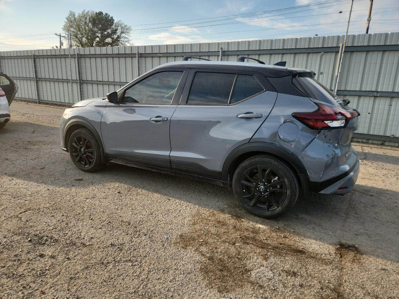 NISSAN KICKS SV