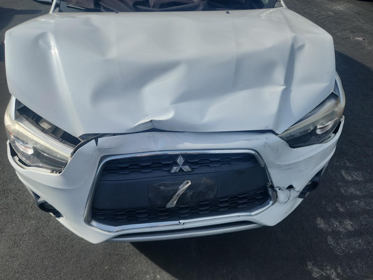 MITSUBISHI OUTLANDER SE