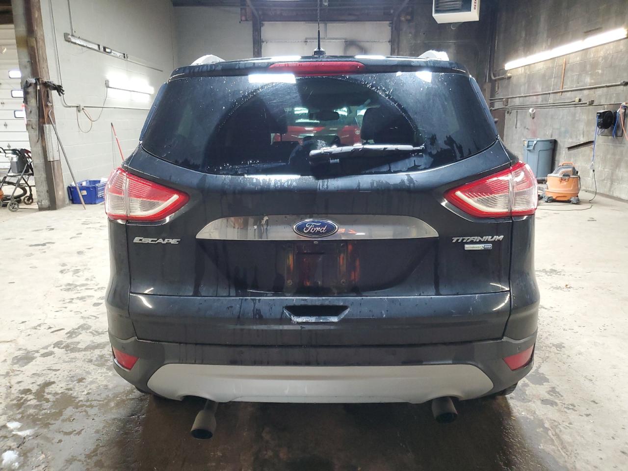 FORD ESCAPE TITANIUM
