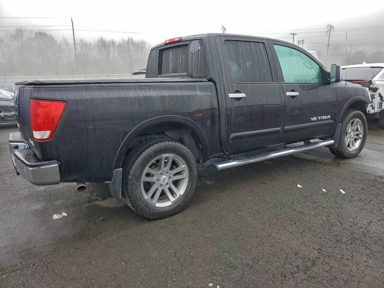 NISSAN TITAN S