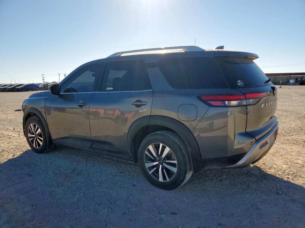 NISSAN PATHFINDER SL