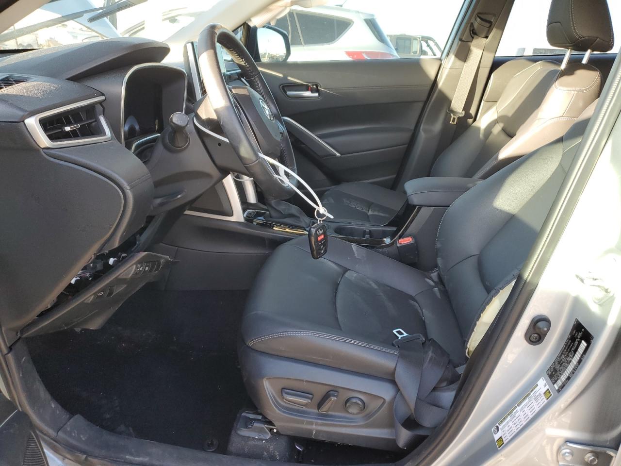 TOYOTA COROLLA CROSS XLE